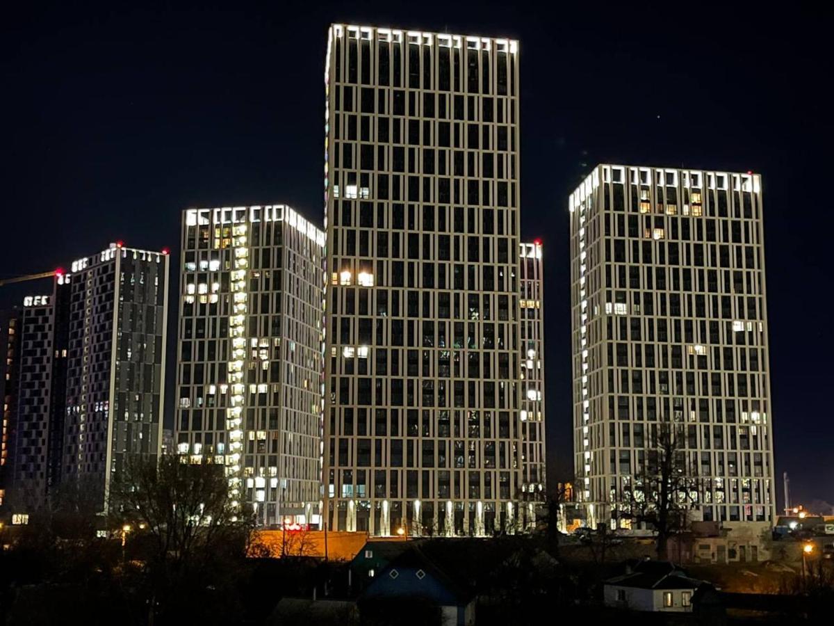 Apartment Slavutich Near Metro Station