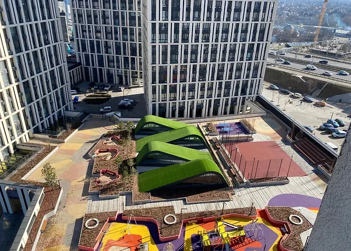 Slavutich Apartments Near Metro Station