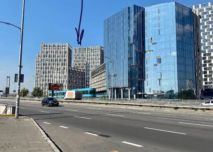 Slavutich Apartments Near Metro Station